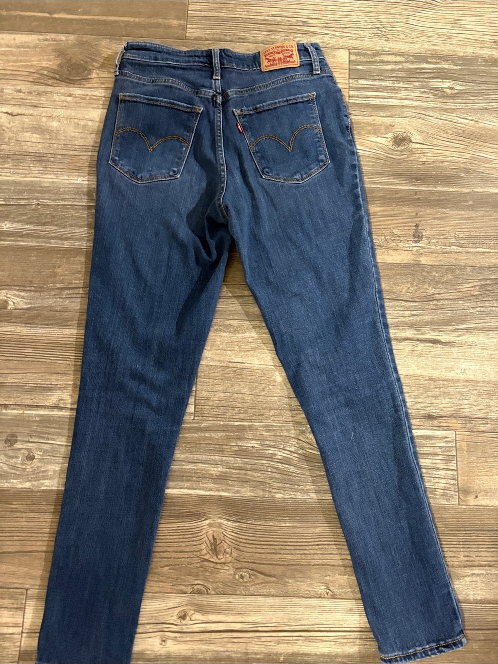 Levi's 721 High-Rise Skinny Jeans in Medium Blue